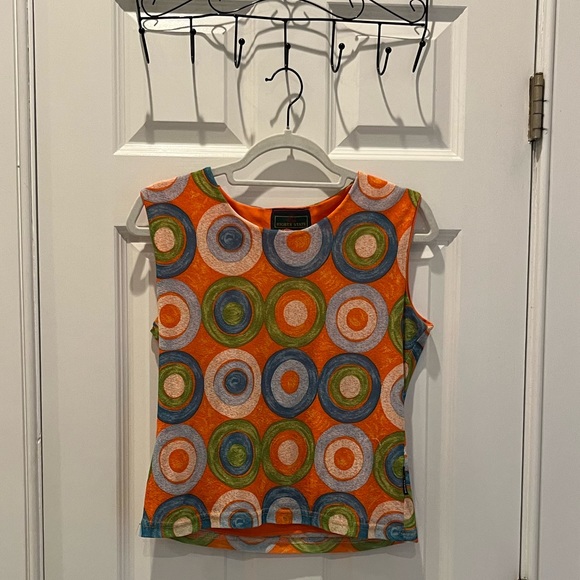 Super fun & cute statement top - Picture 2 of 3